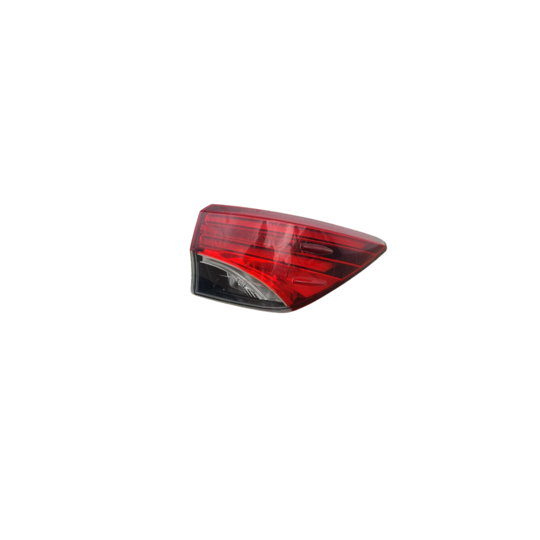 FARO POSTERIOR LADO DERECHO TYC TW TOYOTA FORTUNER 2.7